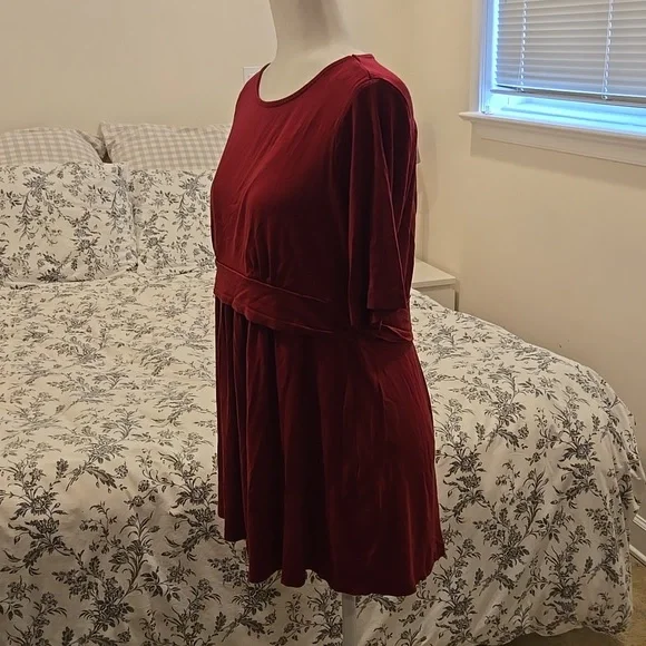 Seraphine Maternity/Nursing Top - Picture 2 of 6